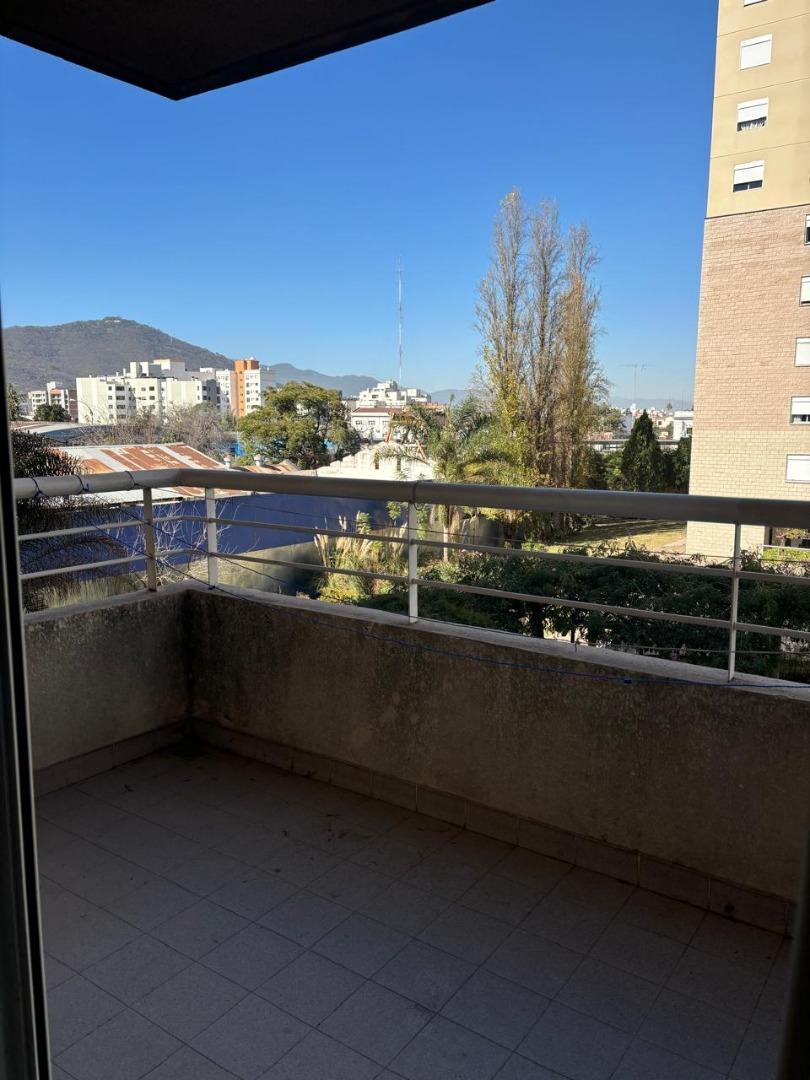 Exelente Depto en Venta Tres Dorm. Torres Balcarce 2