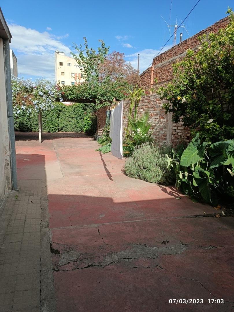 OPORTUNIDAD INVERSION CASA VENTA ALBERDI 373