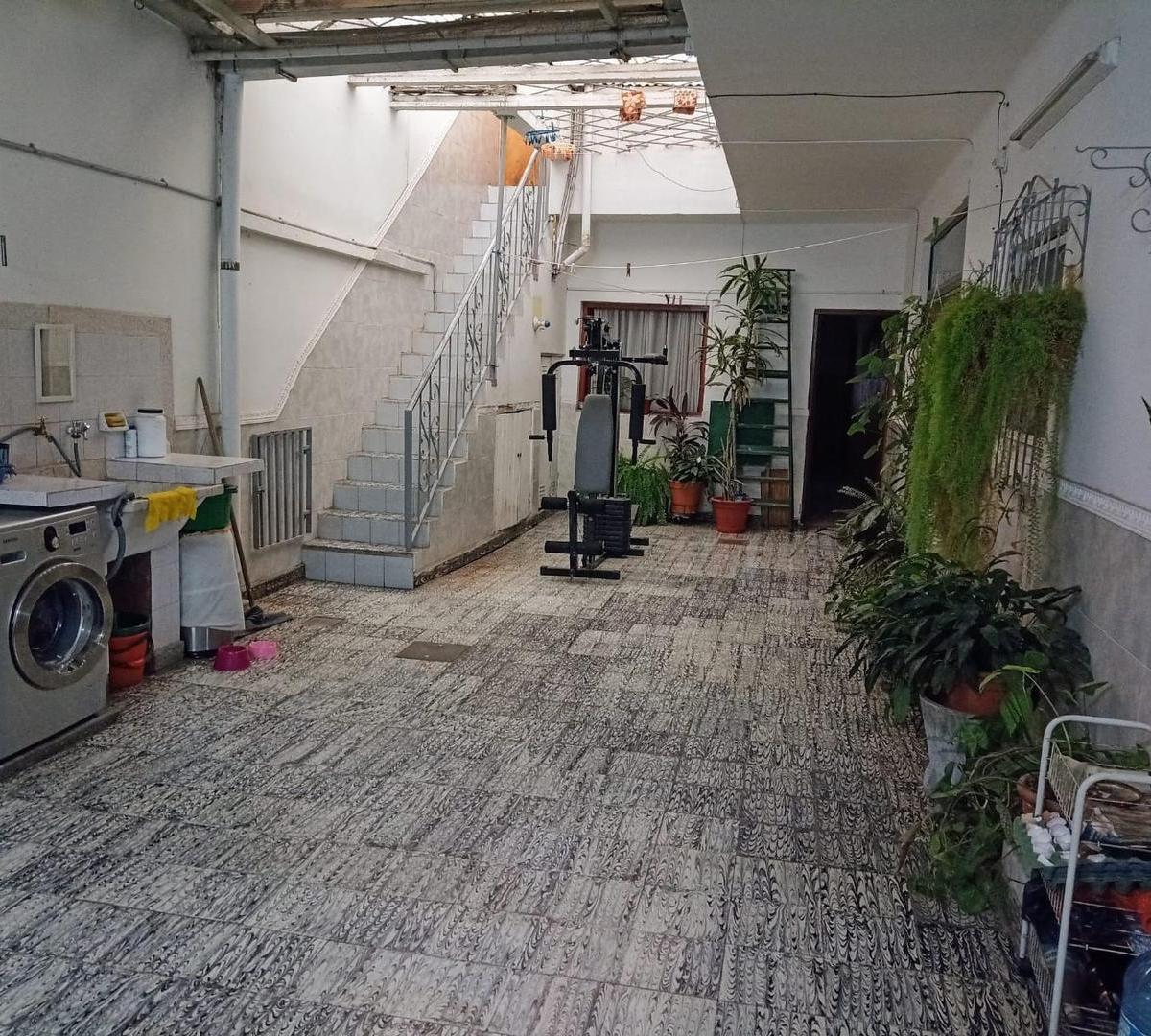 Muy linda Casa vta 5 dorm esc/gge/patio Zabala al 500