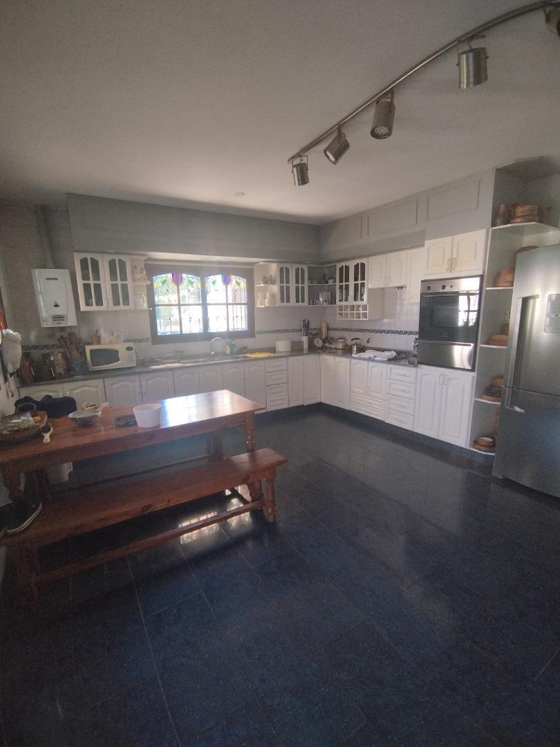 Foto de Importante casa 3 dor/pil/qcho vta J. Benavente San Lorenzo, imagen 4