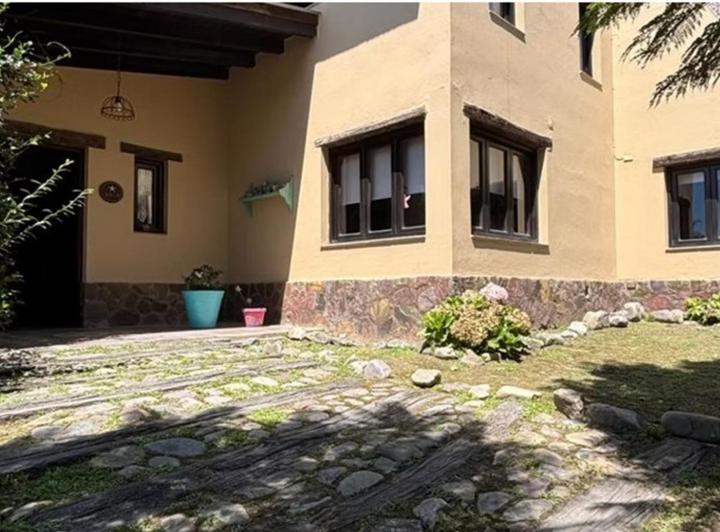 Muy Linda casa 3 dor vta gge/pil/qcho Catalan 200 Vaqueros 3