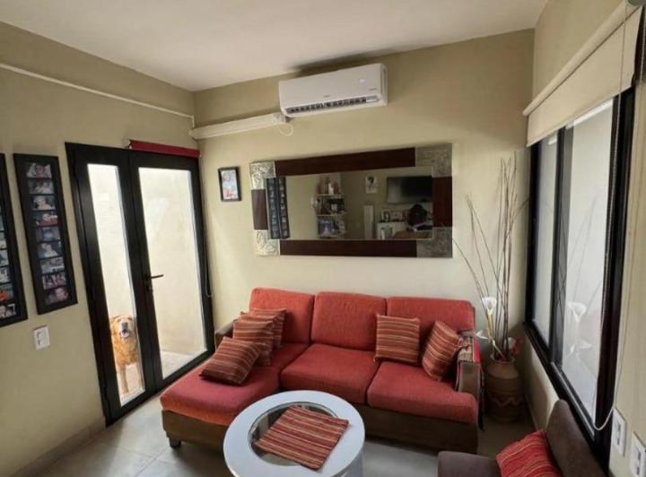 Exc. Casa 2 dor.vta gge/jardín/qcho en Vía Aurelia 3