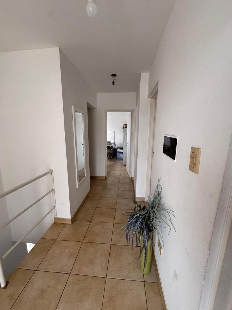 Foto de Exc duplex Vta 3 dorm Iriarte esq 6 de Julio en Grand Bourg, imagen 5