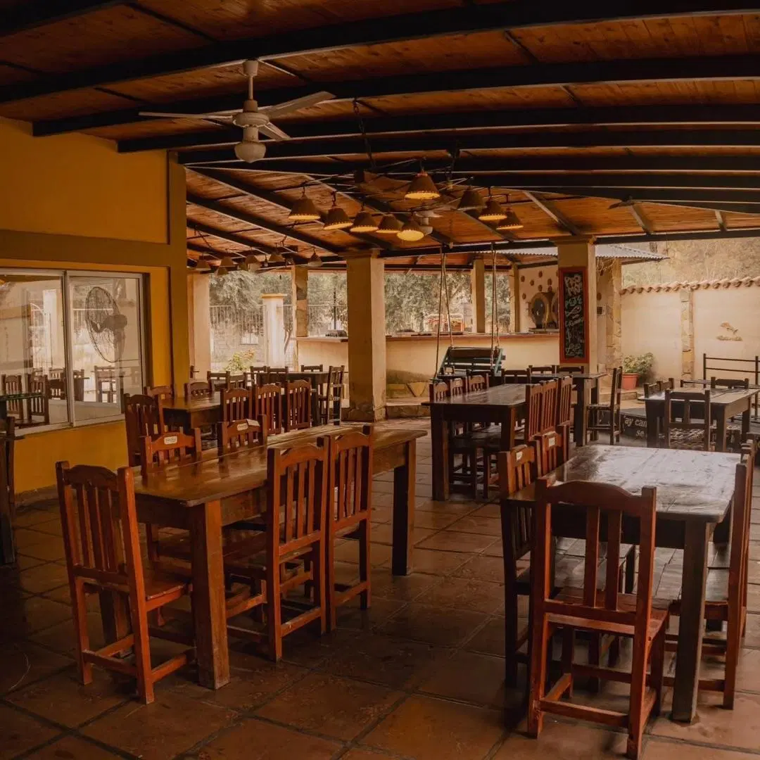 Exc Local Gastronomico y hospedaje vta Dique Cabra Corral 4