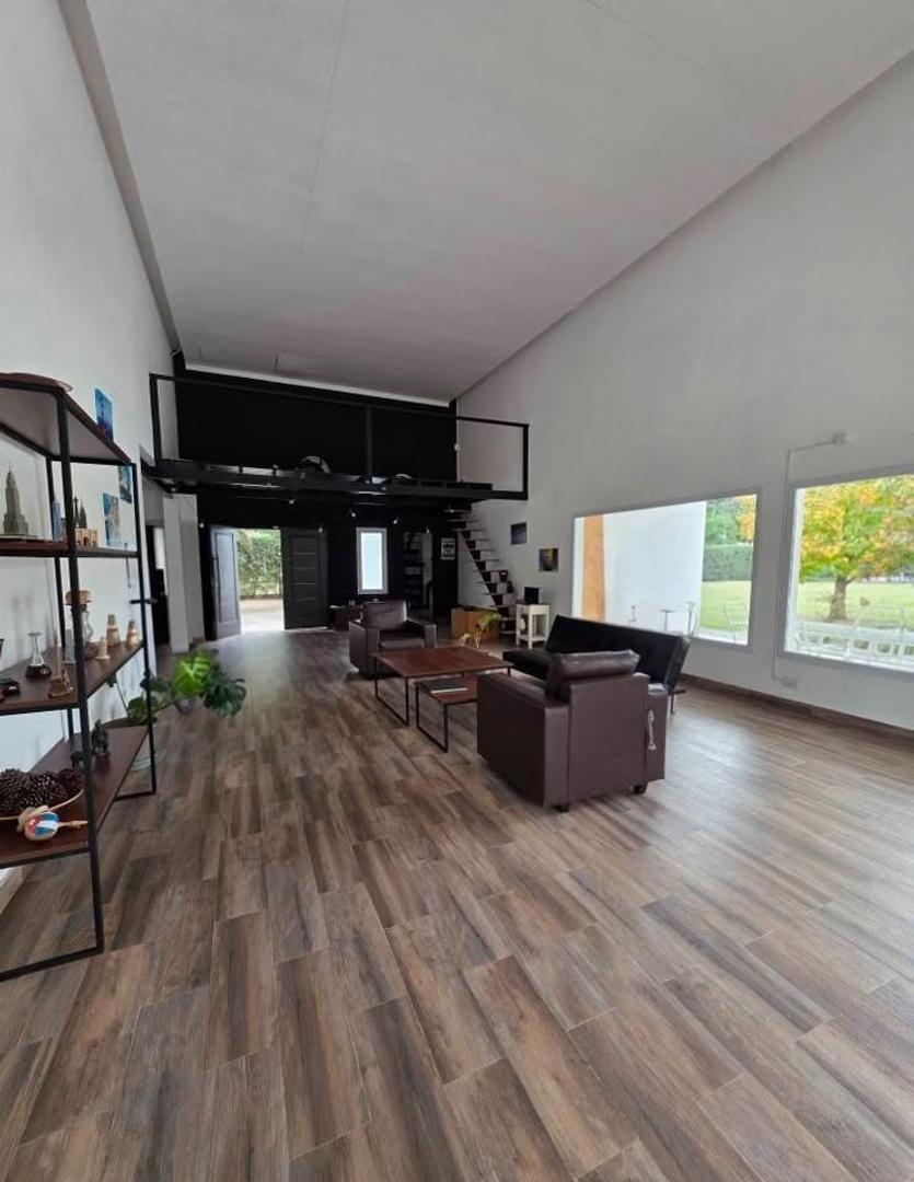 Foto de Exc Casa 3 dorm vta pileta/gal/jardin/suite B° Los Olmos, imagen 2