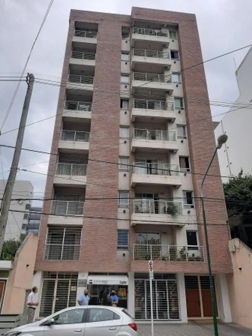 Exc Depto 1 dorm vta bcon al frente Pueyrredón al 1300 1