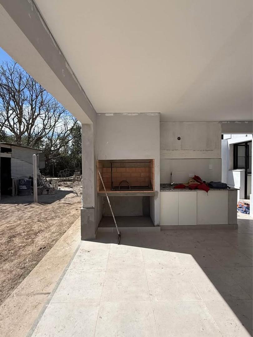 Foto de Exc casa 3 dor vta estrenar qcho/gge/jardin San Luis, imagen 4