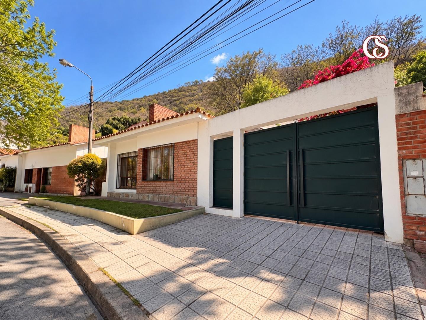 Foto de Exc Casa 3 Dor Vta gge/balc/escritorio Luis Fuentes al 700, imagen 1