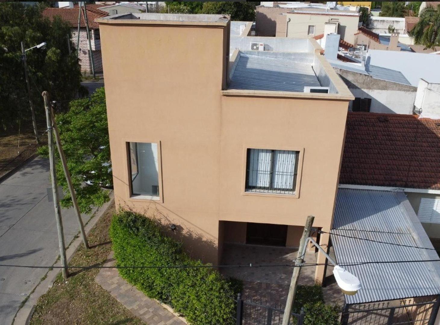 Foto de Exc casa 4 dor vta esc/qcho/asad/jard/gge B° U. Católica, imagen 1
