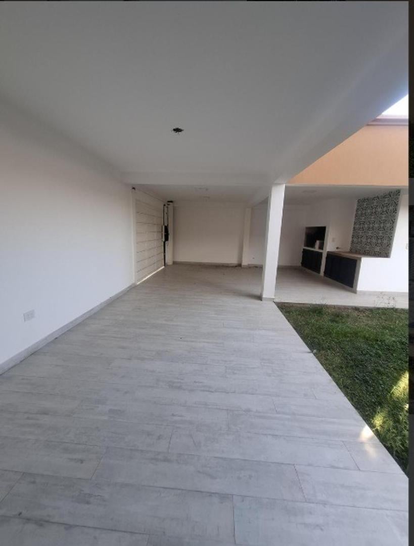 Foto de Exc casa 4 dor vta esc/qcho/asad/jard/gge B° U. Católica, imagen 5