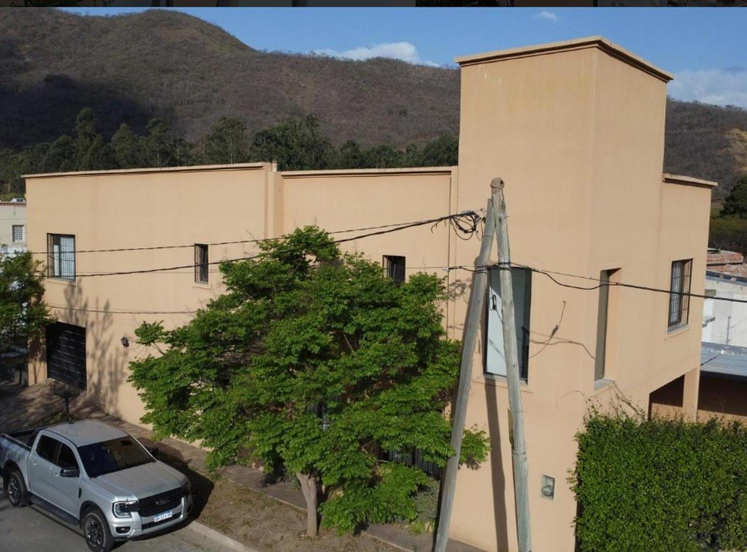 Foto de Exc casa 4 dor vta esc/qcho/asad/jard/gge B° U. Católica, imagen 4