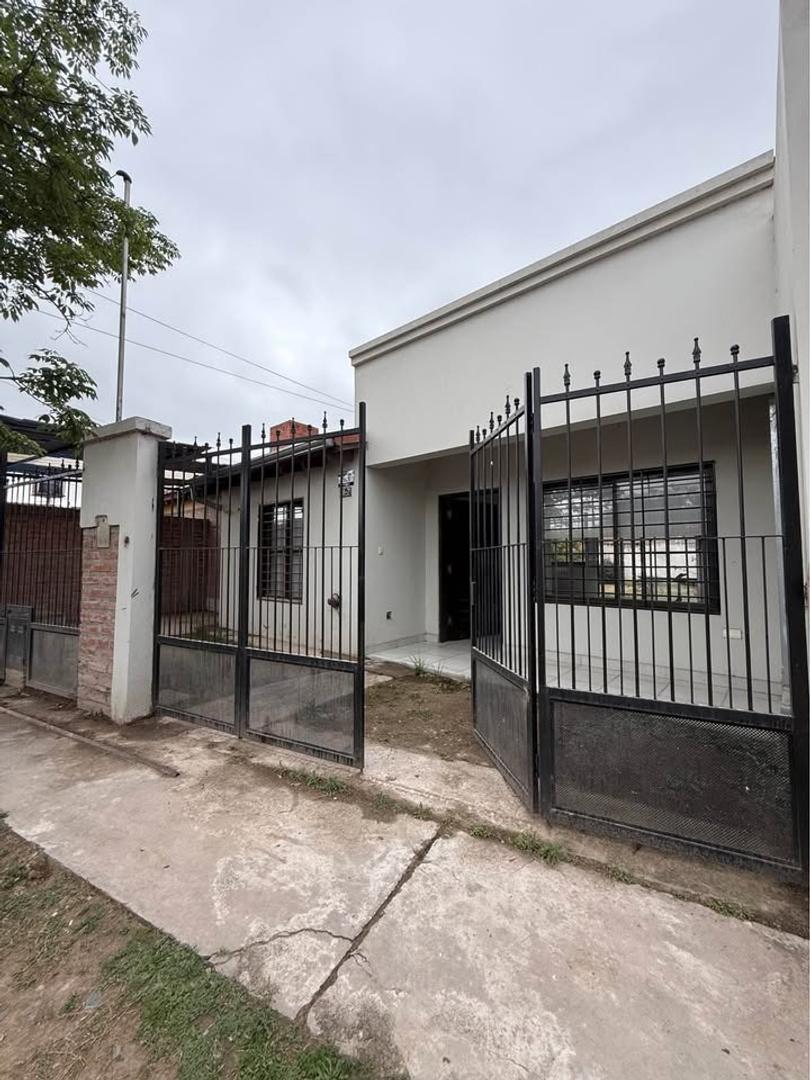 Foto de Exc casa 2 dor venta cochera/galeria/jardin B° Santa Ana, imagen 2