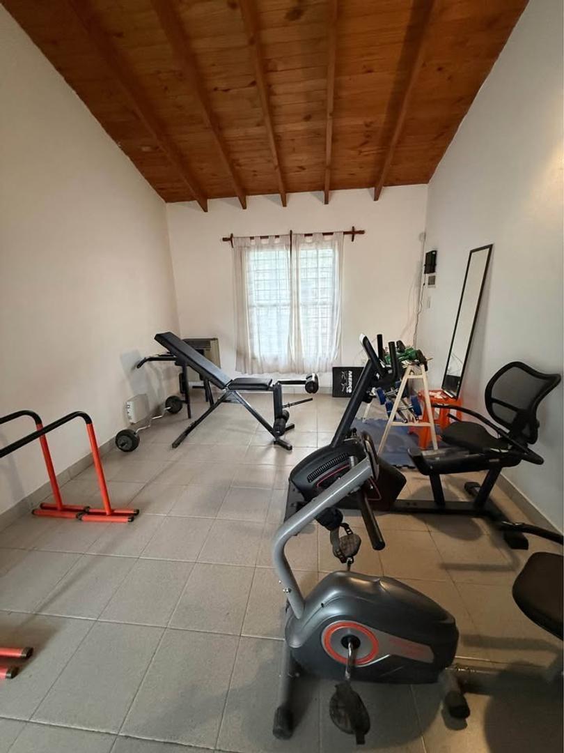 Foto de Exc casa 2 dor venta cochera/galeria/jardin B° Santa Ana, imagen 3
