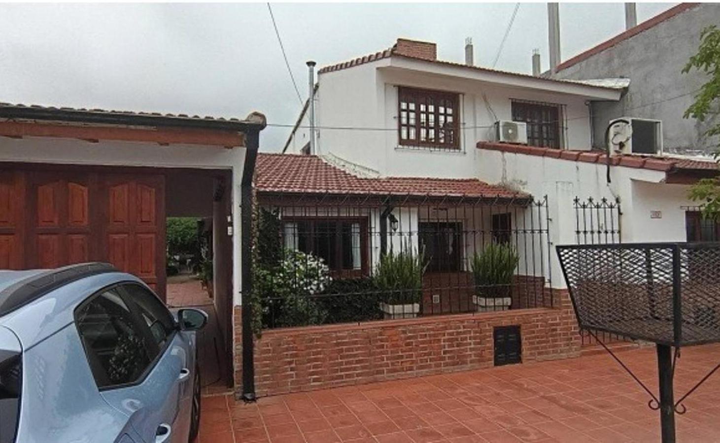 Foto de Exc casa 4 dor vta esc/suite/gal/pil/jard B° Autódromo, imagen 2