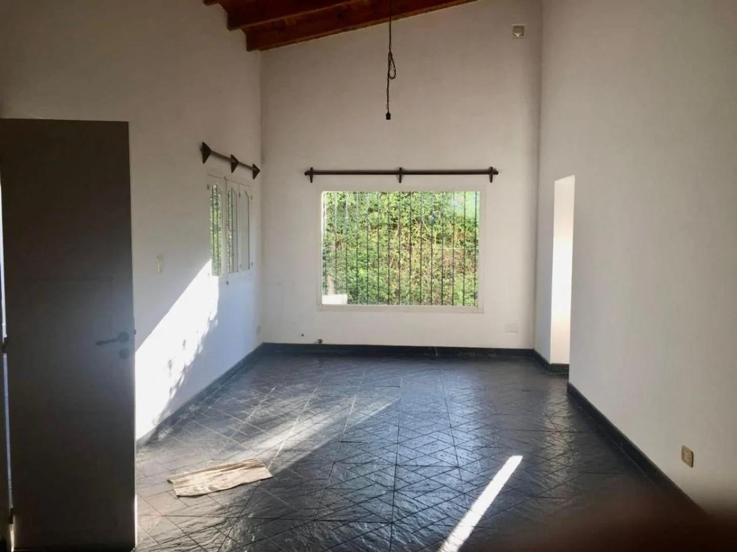 Foto de Muy linda casa 2 dor Vta gal/gge/jard cerca Tigres S.Lorenzo, imagen 3