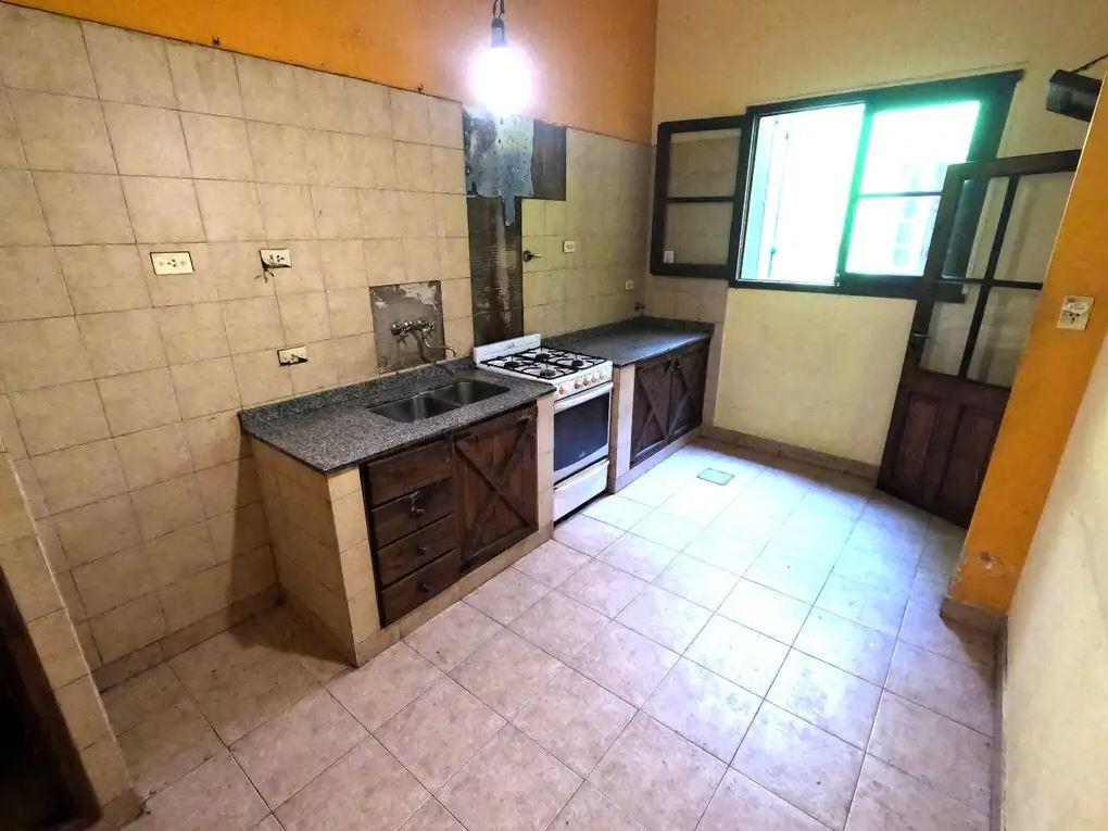 PH de 4 Amb 145 m² con Patio, Cochera, Posib Local, 3 Dorm, 2 Baños. 4