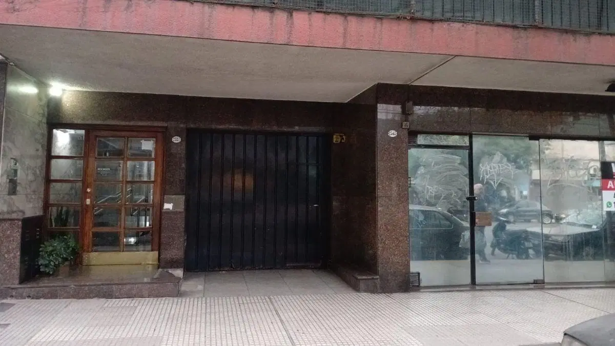 Venta dto 2 amb al frente, 9° último piso con balconazo - A mts Plaza Irlanda 5