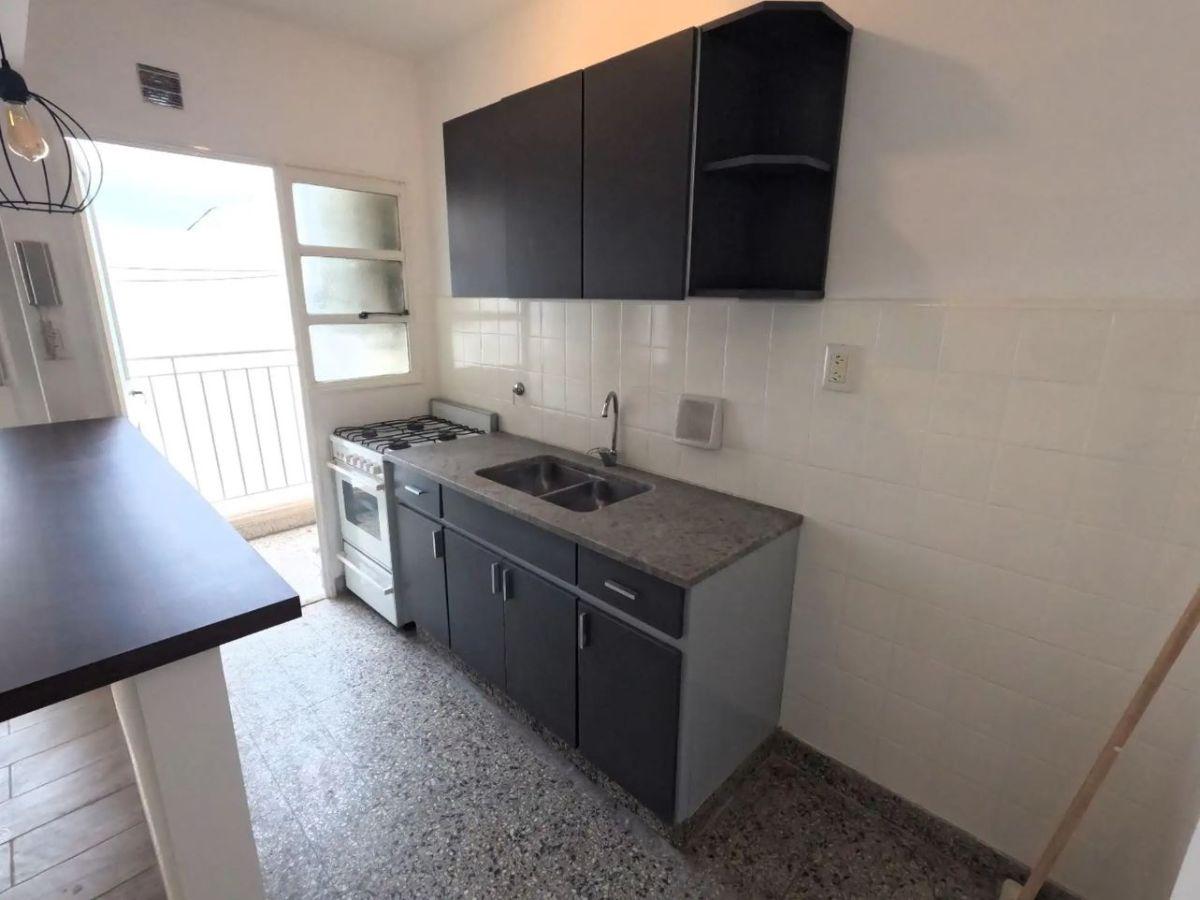 Foto de 2 amb 40m2 reciclado a nuevo. Living amplio, cocina, balcon para, imagen 5