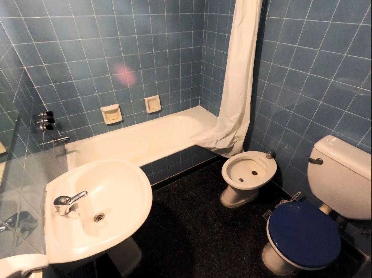 Foto de 2 amb 40m2 reciclado a nuevo. Living amplio, cocina, balcon para, imagen 3