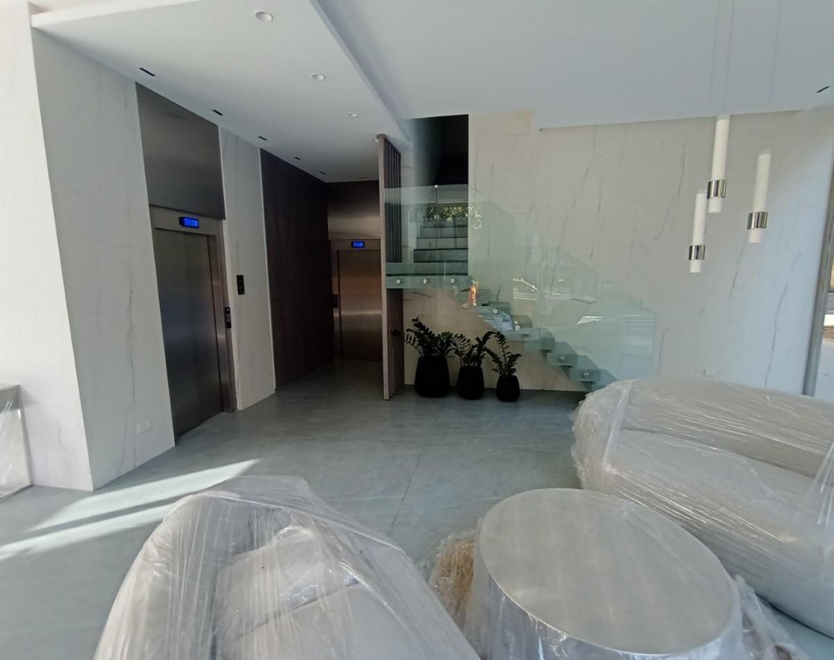 Semipiso Categoria de 4 Ambientes 178 m² Al Frente a Estrenar Torre Brukman Mansilla 1