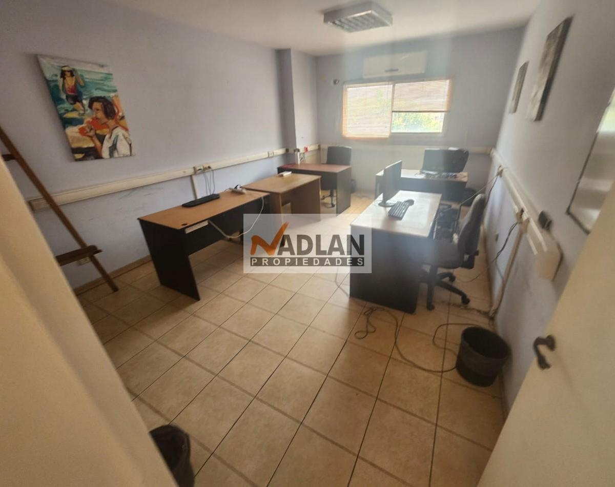 Foto de Edificio 3 plantas en Alquiler SIN EXPENSAS zona Htal Clinicas + 15, imagen 2