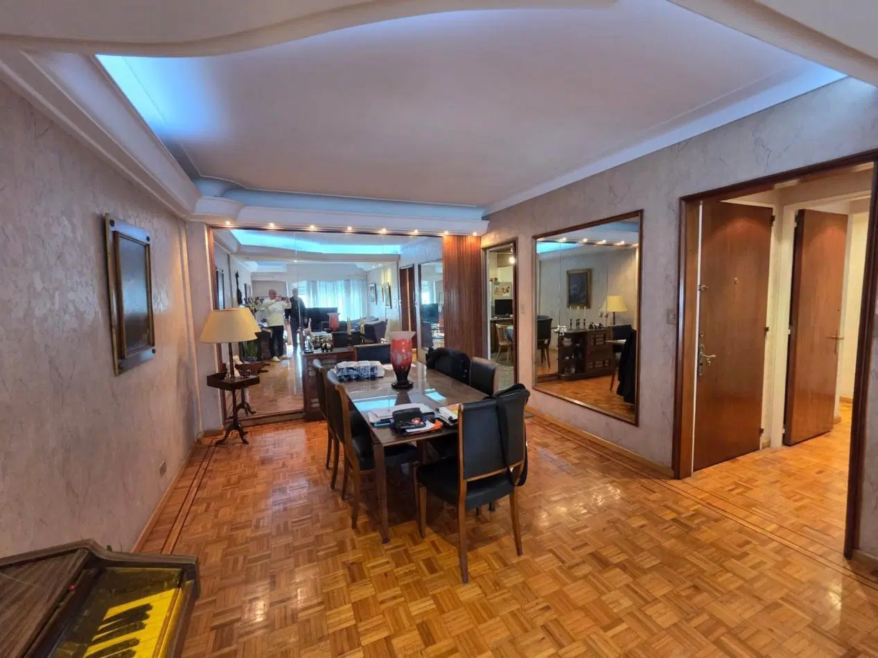 Barrio Norte - Venta de departamento piso entero de 4 ambientes con dependencia al frente apto credi 4