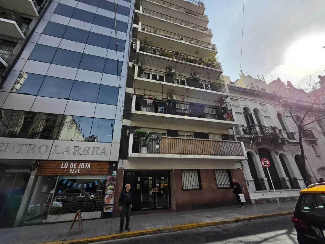 Barrio Norte - Venta de departamento piso entero de 4 ambientes con dependencia al frente apto credi 2