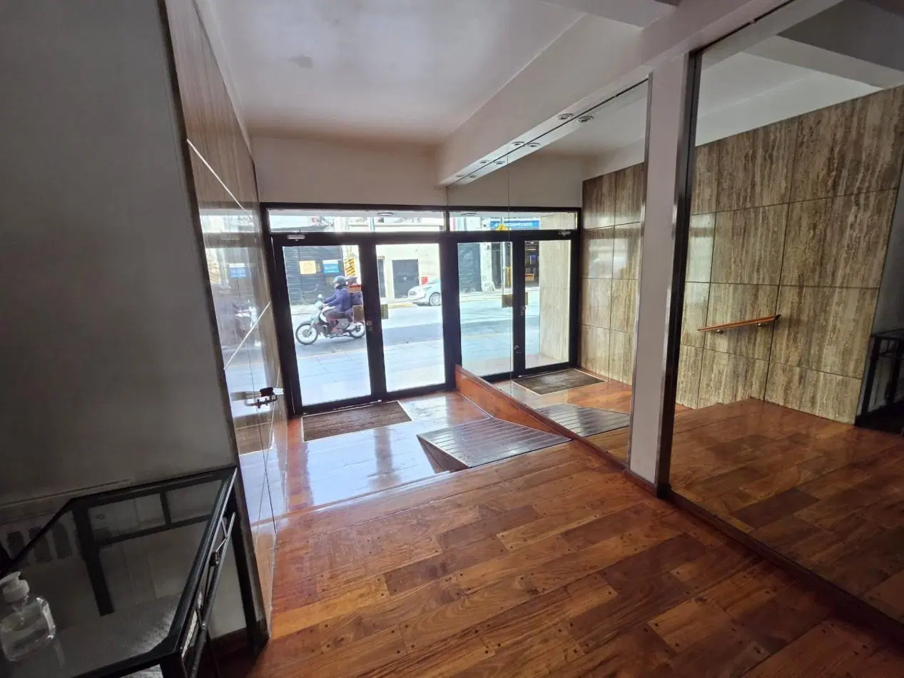 Barrio Norte - Venta de departamento piso entero de 4 ambientes con dependencia al frente apto credi 5
