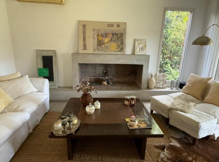 Muy linda casa en alquiler amoblada al parque central