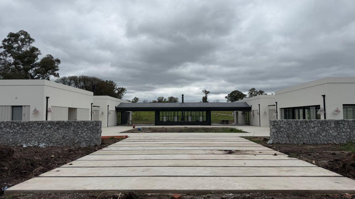 Foto de Excelente lote en la zona mas alta del barrio con fondo a espacio verde, imagen 2