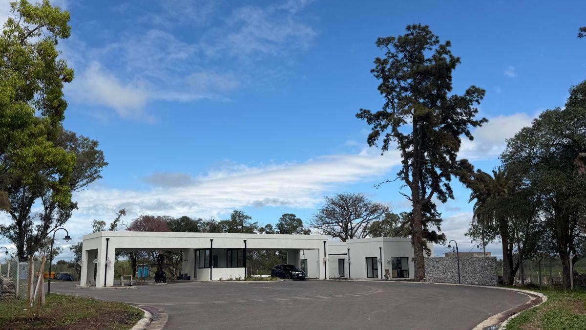 Foto de Excelente lote en la zona mas alta del barrio con fondo a espacio verde, imagen 5