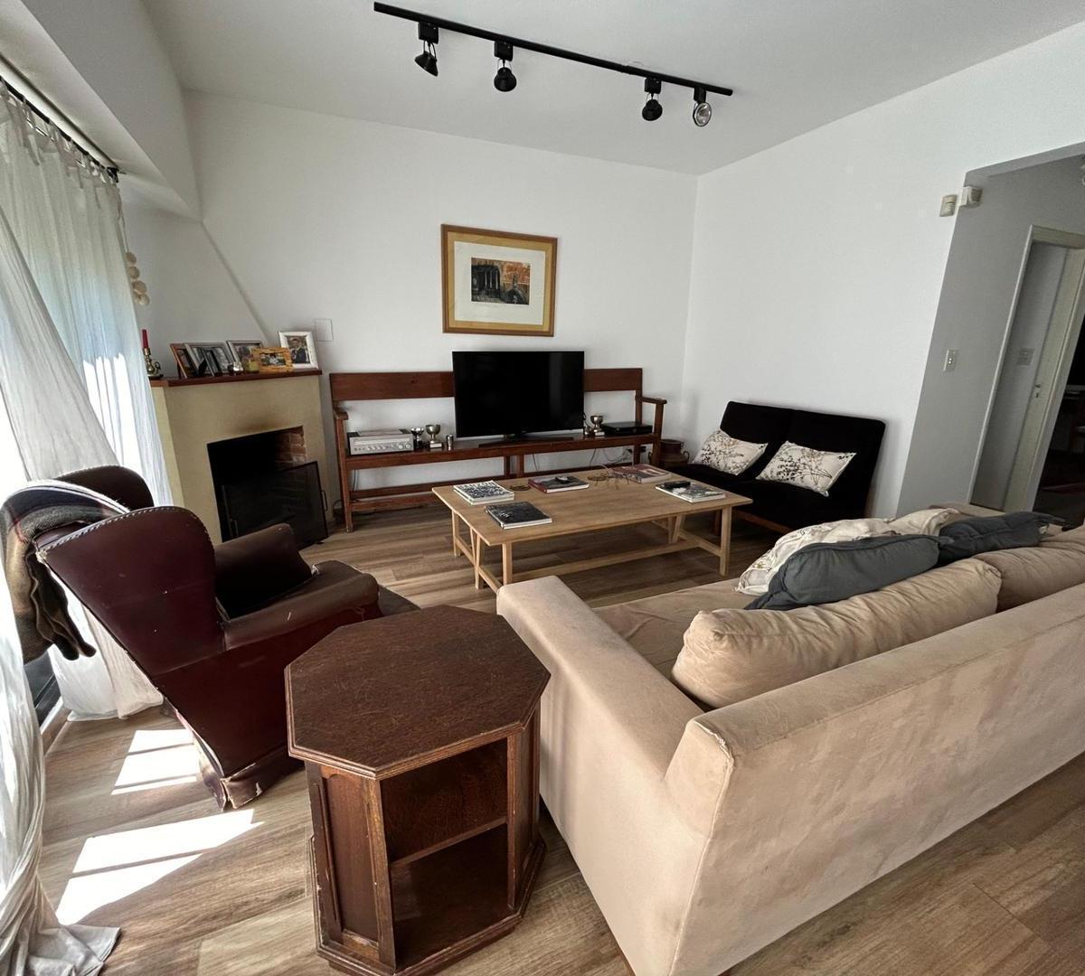 Venta Excelente Chalet en Barrio Ingles 1
