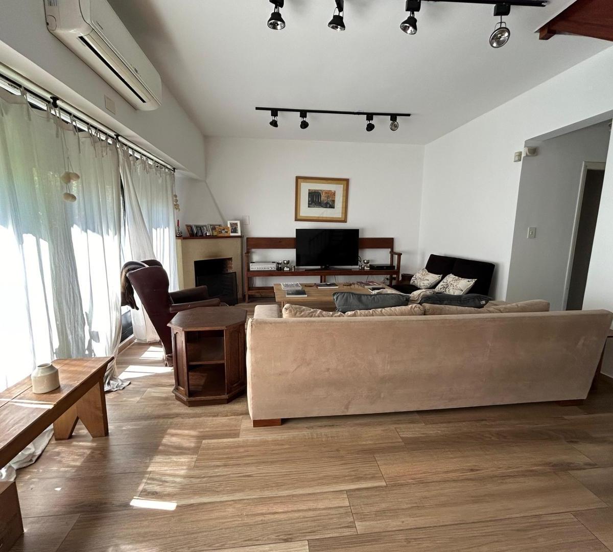 Venta Excelente Chalet en Barrio Ingles 5