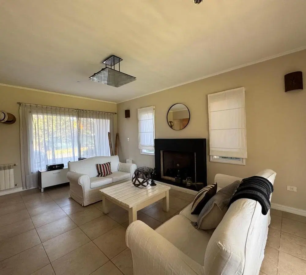 Venta muy linda casa en BCdo La Escondida 2