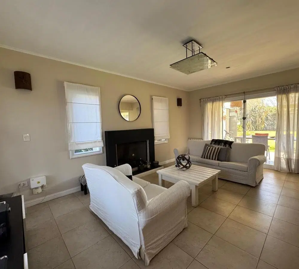Venta muy linda casa en BCdo La Escondida 3