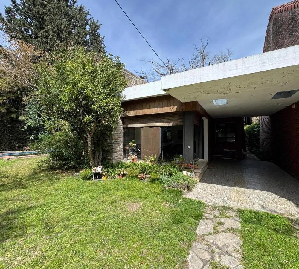 Venta casa en una planta en Bella Vista 1