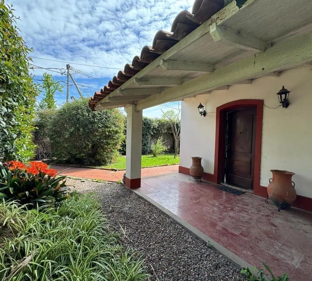 Venta casa en una planta Bella Vista 2