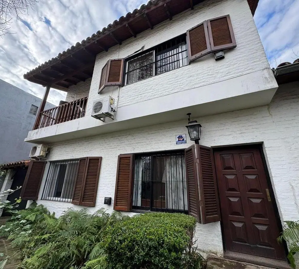 Venta casa en Bella Vista 3