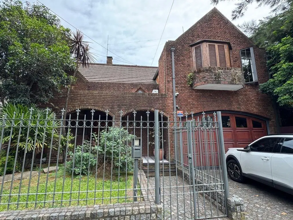 Venta excelente casa en Hurlingham 5