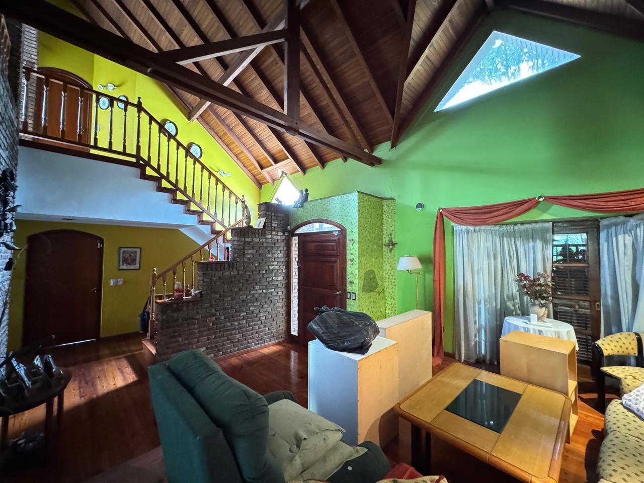 Venta excelente casa en Hurlingham