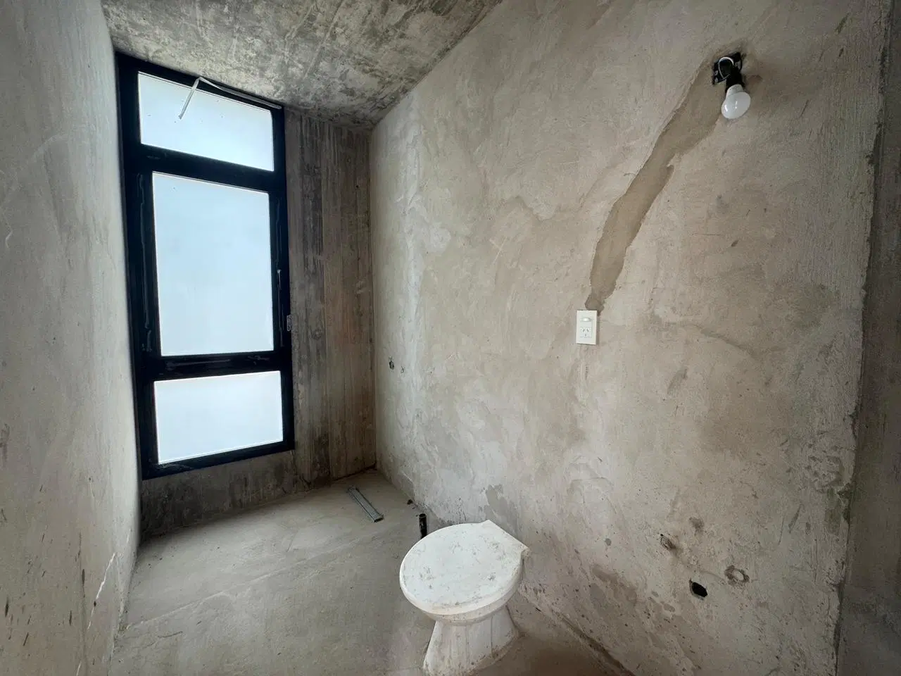 Casa estilo minimalista en B° con porton, Bella Vista 2