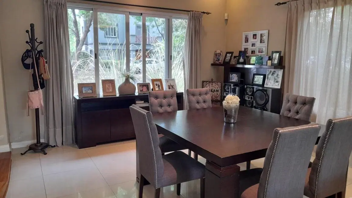 Casa 7 ambientes en B°Cdo Berros I, Bella Vista 2