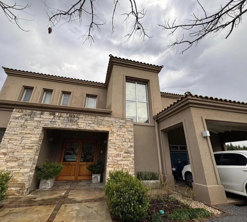 Venta excelente casa en B°Cdo Bella Vista Chico 3