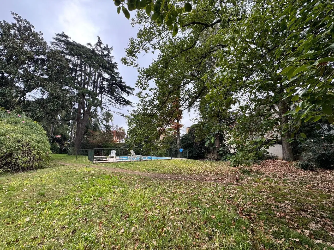 Venta Excelente Lote de 882m², Bella Vista 4