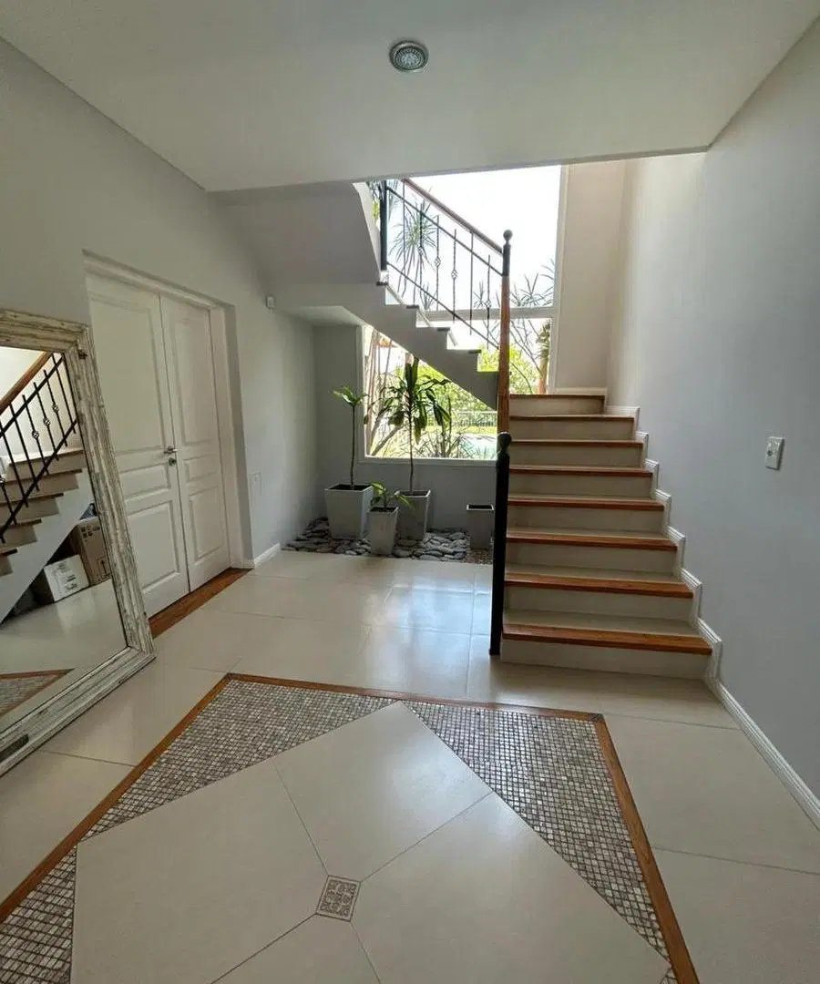 Alquiler excelente casa en B°Cdo Buenos Aires Village 4