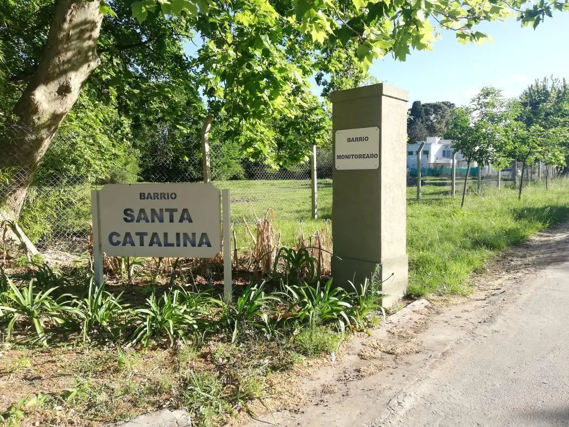 Muy lindo lote en Santa Catalina, Bella Vista 2