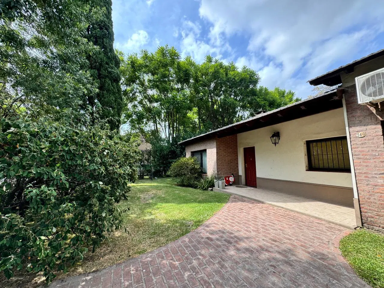 Muy linda casa en Bella Vista 4