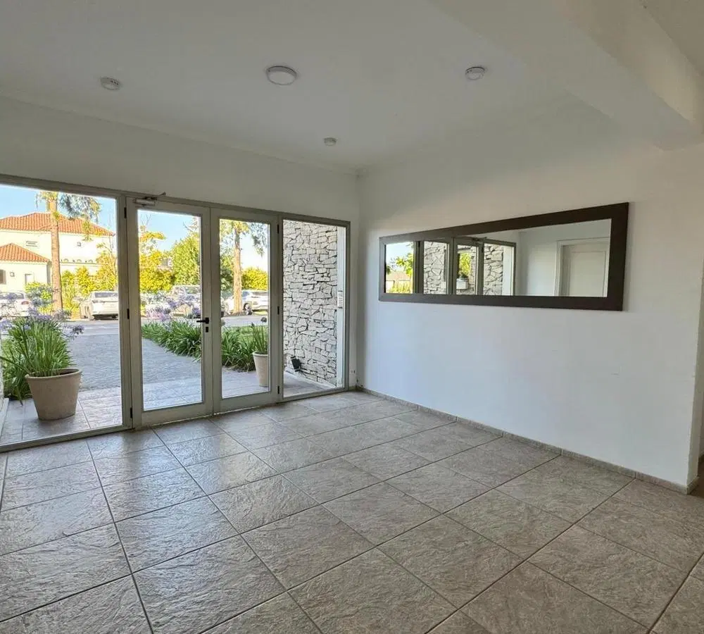 Venta Departamento 2 ambientes de categoria en PB, Country BsAs Village 2