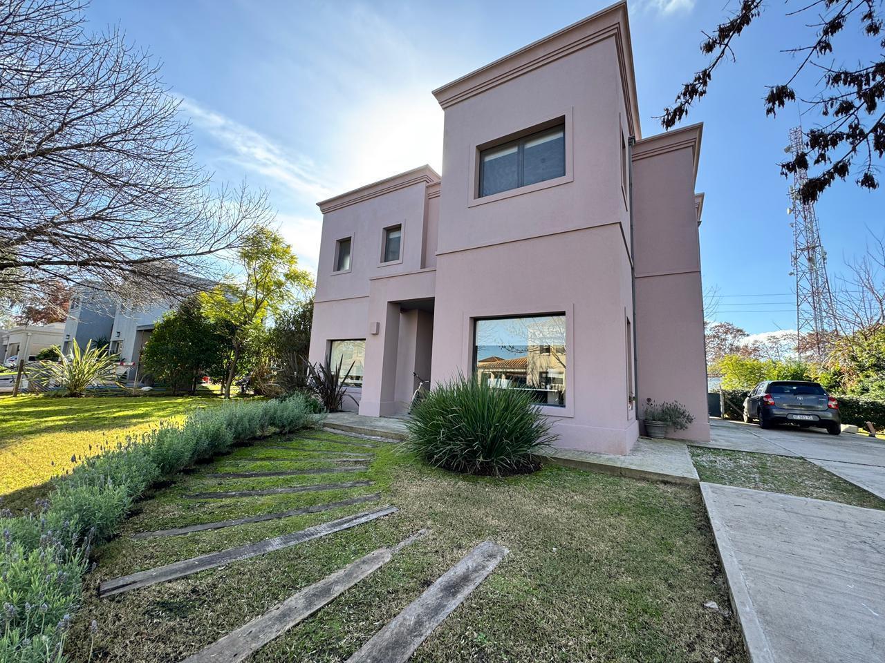 Muy linda casa en B°Cdo Bella Vista Chico, Bella Vista