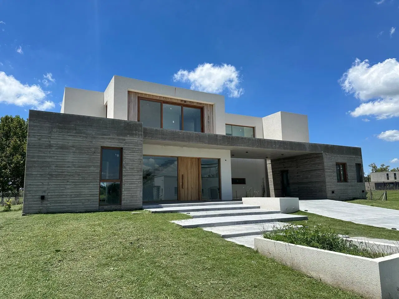 Excelente casa en B°Cdo El Milord, Pilará 1